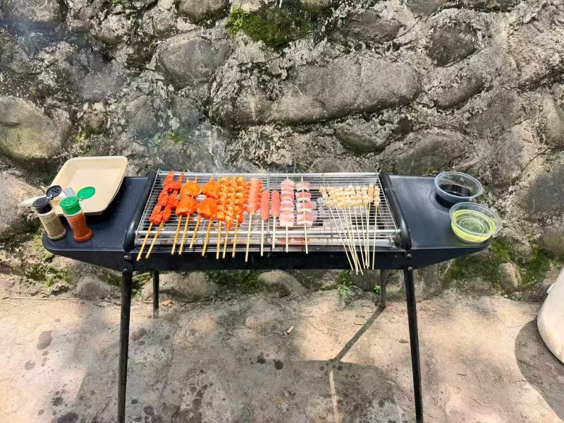 Team Building « May Day » de Yibaling Power Supply : posez le transformateur, ramassez les brochettes